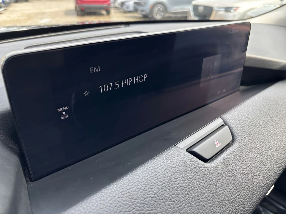 2025 Mazda CX-90 - Image 17 of 31