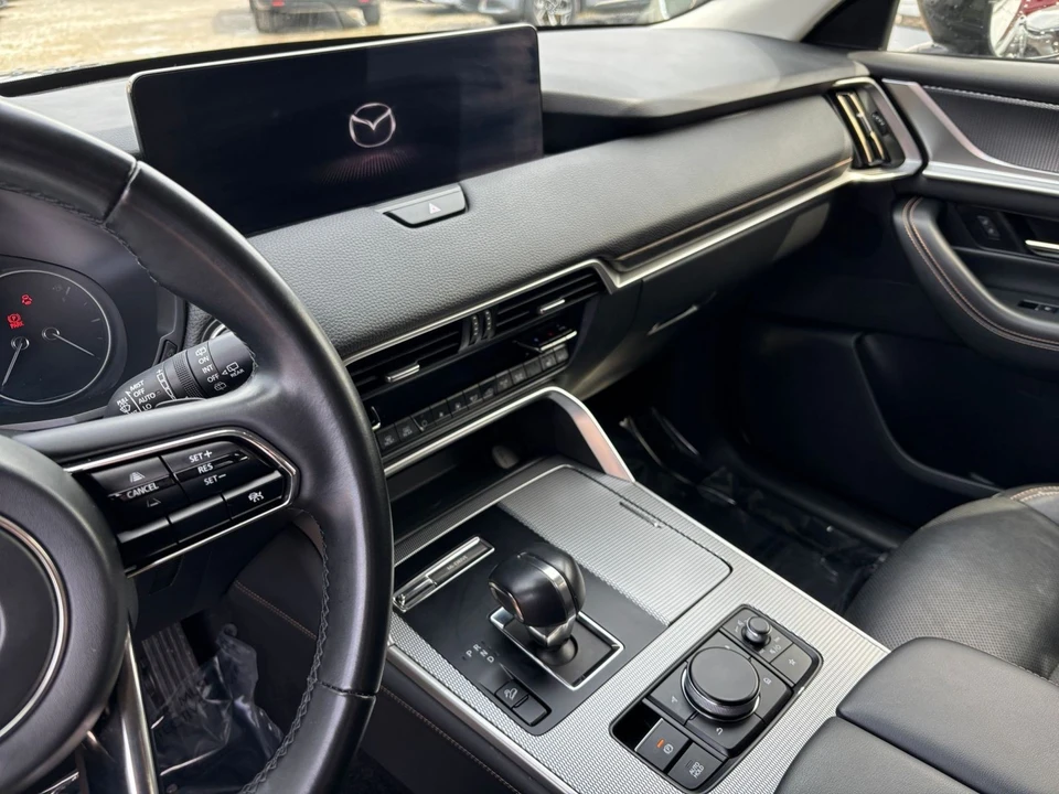 2025 Mazda CX-90 - Image 14 of 31