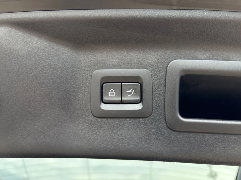 2025 Mazda CX-90 - Image 20 of 31