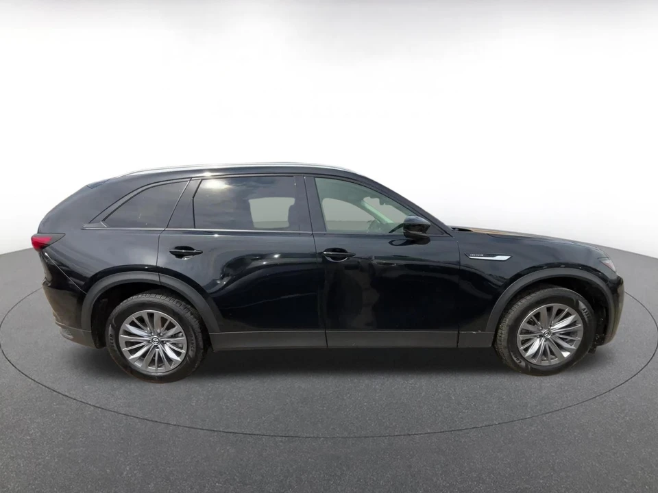 2025 Mazda CX-90 - Image 13 of 31
