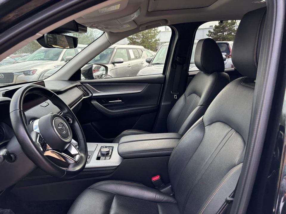 2025 Mazda CX-90 - Image 24 of 31