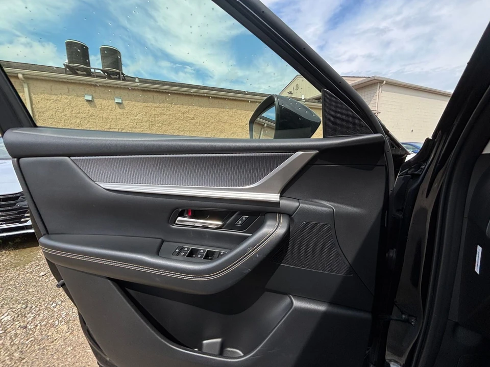 2025 Mazda CX-90 - Image 15 of 31