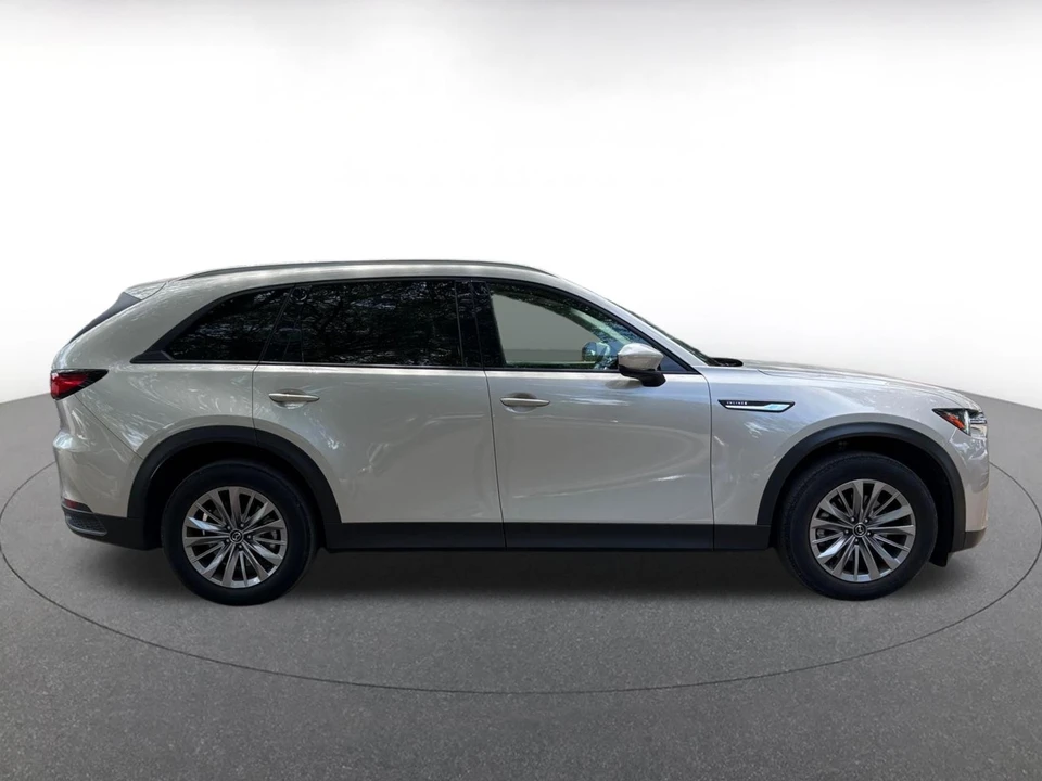2025 Mazda CX-90 - Image 8 of 10
