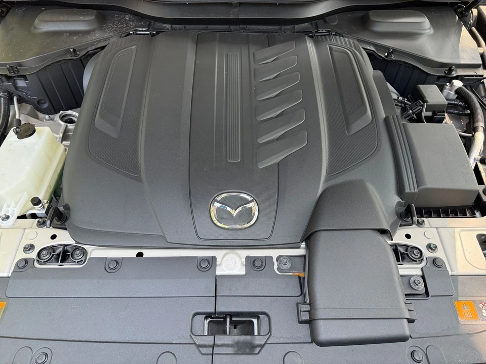 2025 Mazda CX-90 - Image 25 of 31