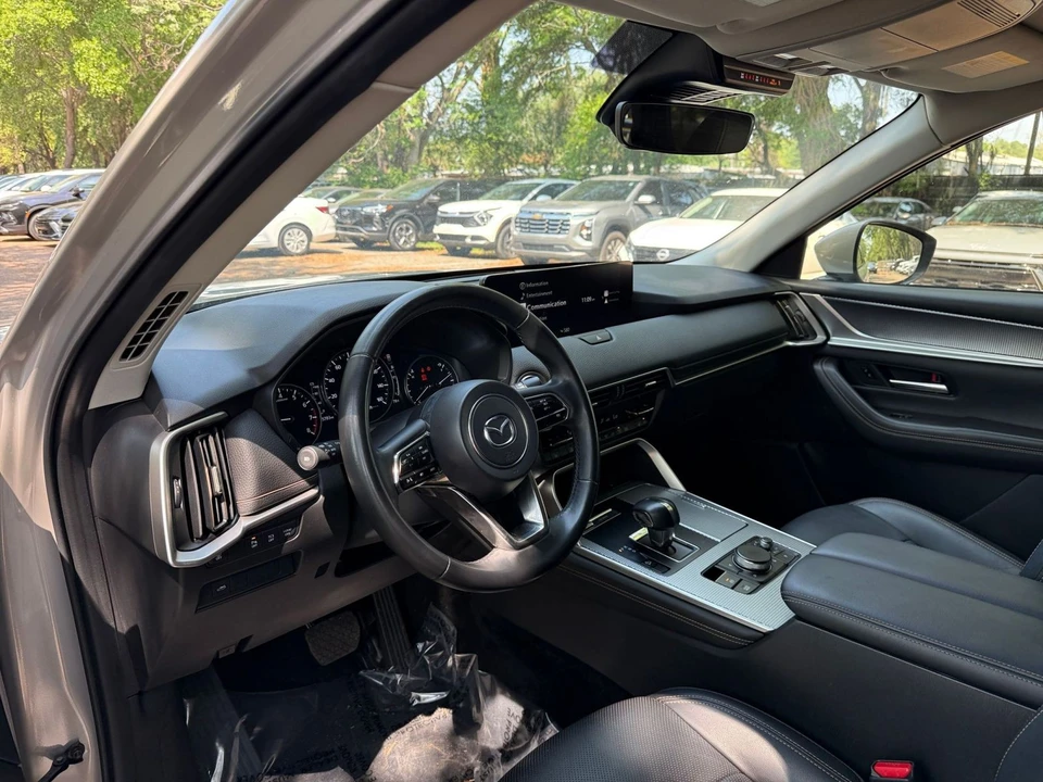 2025 Mazda CX-90 - Image 27 of 31