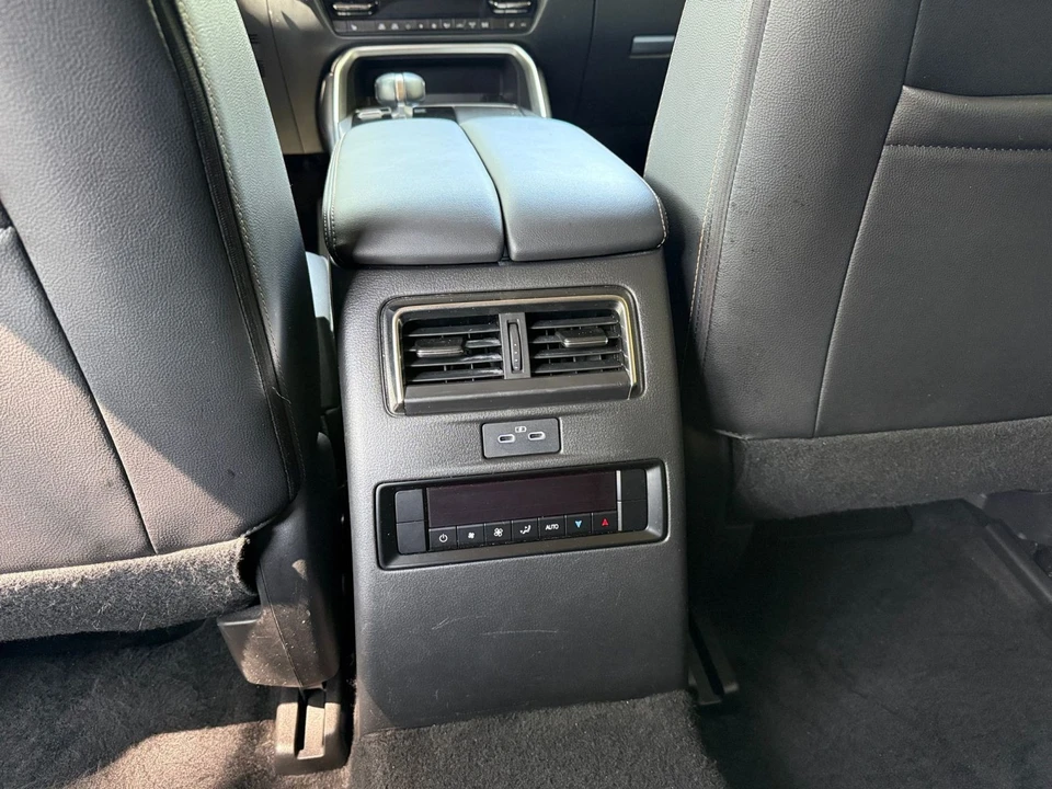 2025 Mazda CX-90 - Image 17 of 31