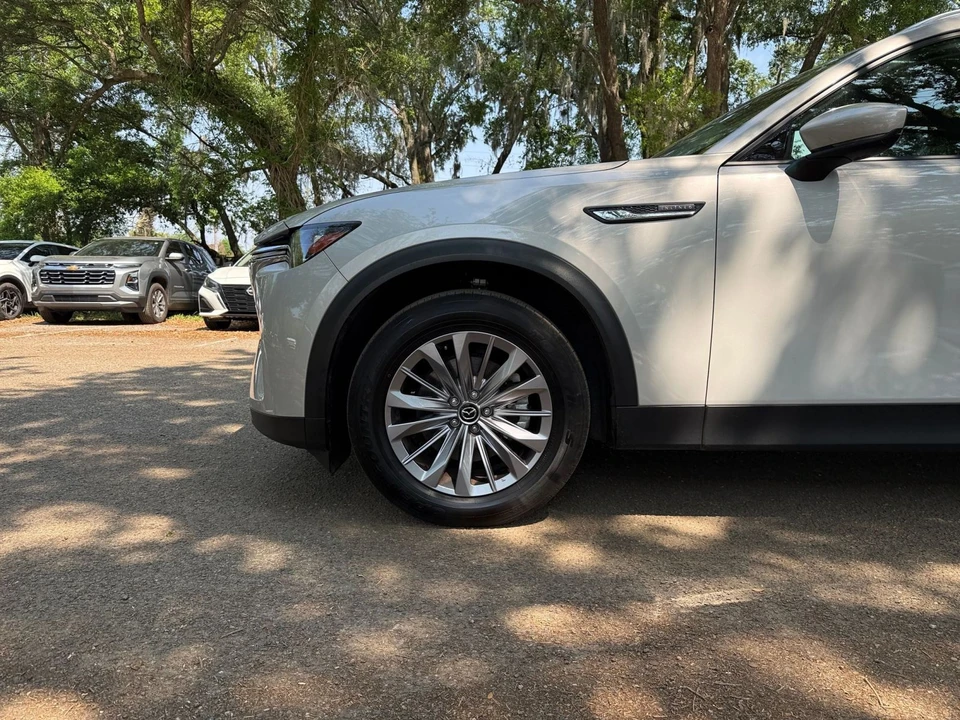 2025 Mazda CX-90 - Image 23 of 31