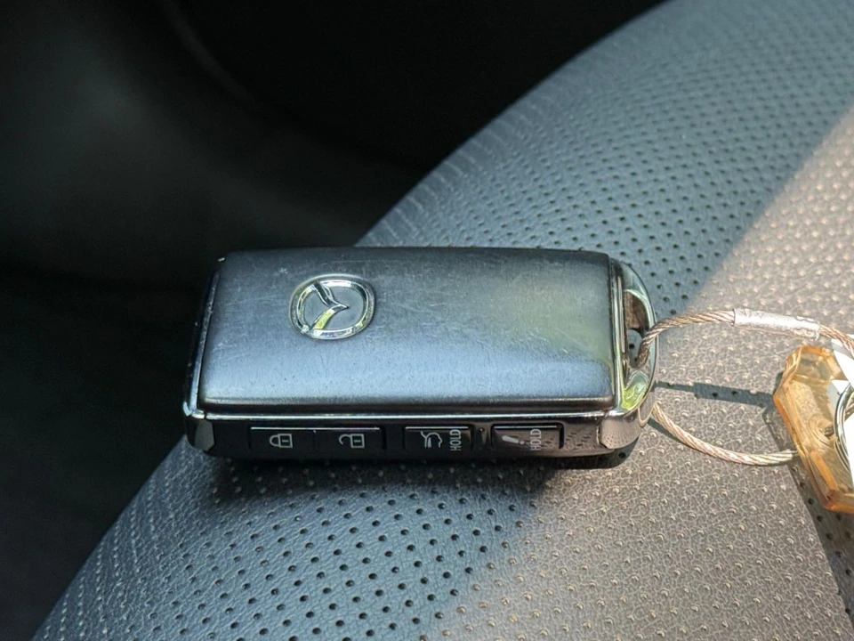 2025 Mazda CX-90 - Image 15 of 31