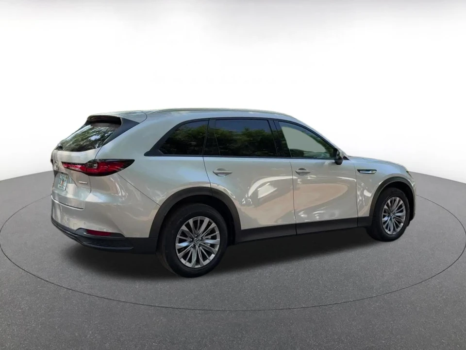 2025 Mazda CX-90 - Image 12 of 31