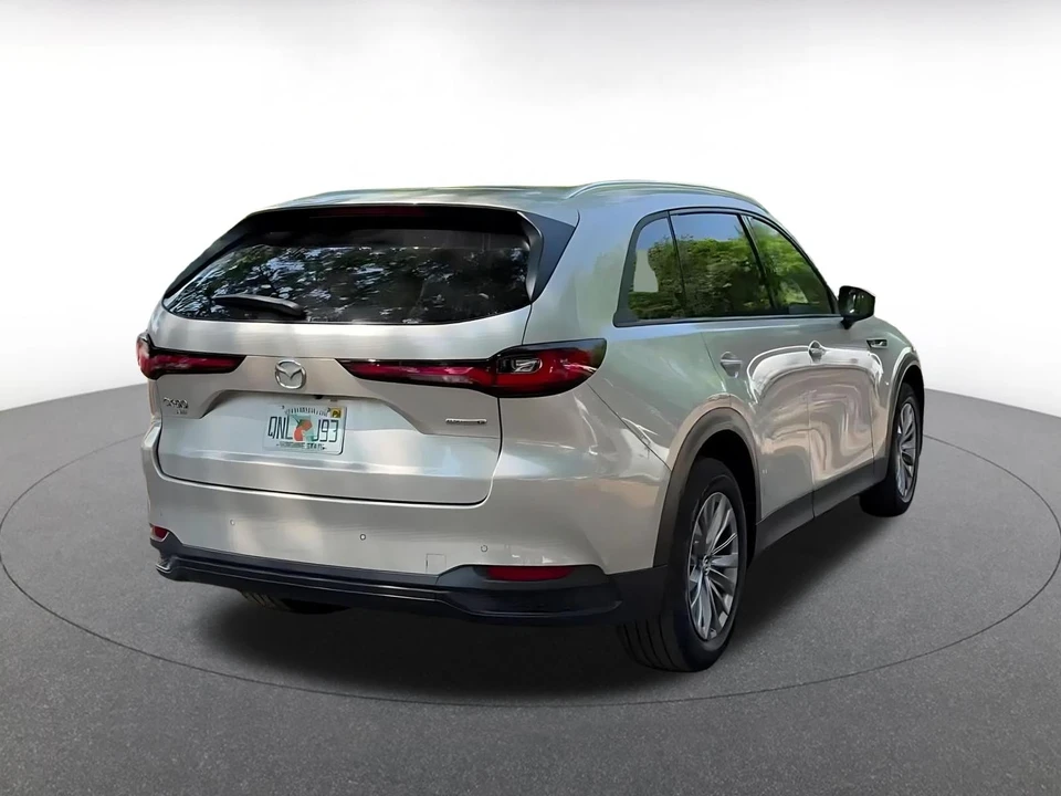 2025 Mazda CX-90 - Image 11 of 31