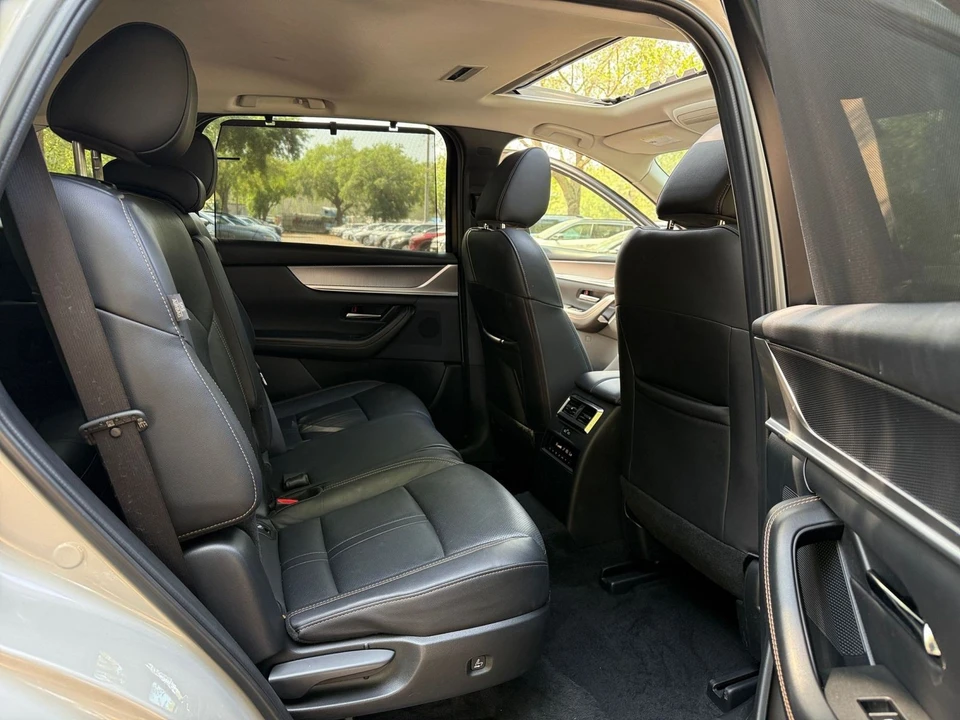 2025 Mazda CX-90 - Image 30 of 31