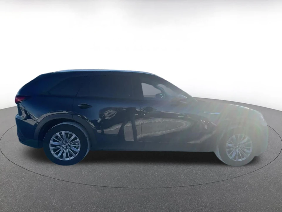 2025 Mazda CX-90 - Image 17 of 31