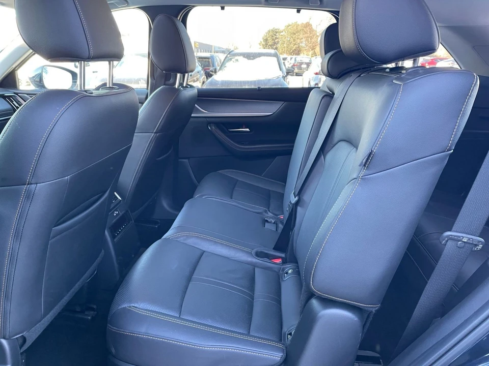 2025 Mazda CX-90 - Image 21 of 31