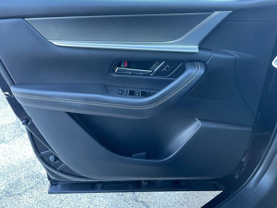 2025 Mazda CX-90 - Image 15 of 31