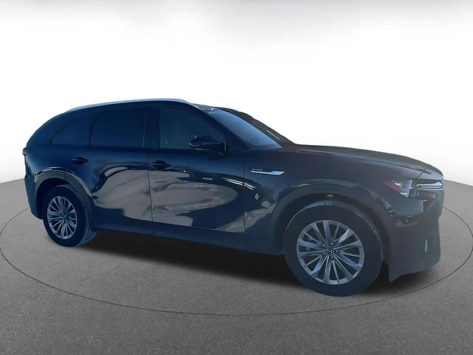 2025 Mazda CX-90 - Image 13 of 31