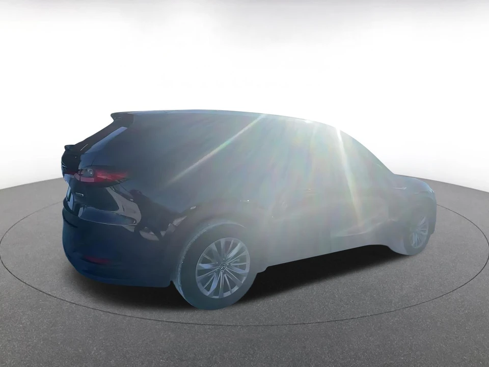 2025 Mazda CX-90 - Image 16 of 31