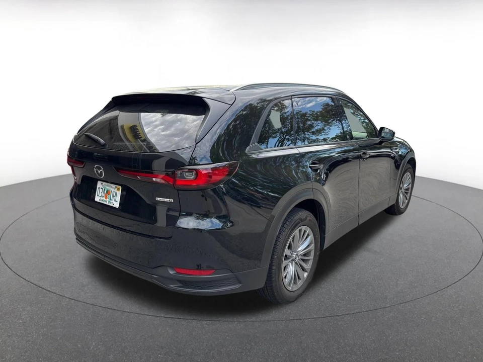 2025 Mazda CX-90 - Image 13 of 24