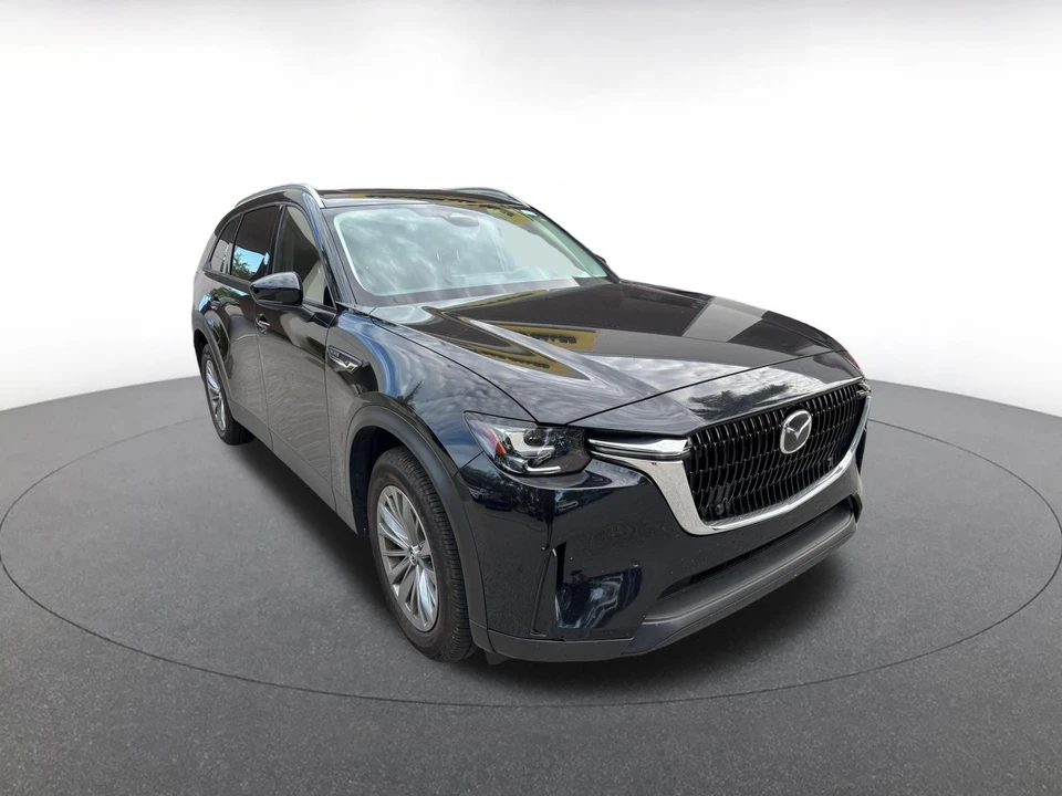2025 Mazda CX-90 - Image 2 of 24
