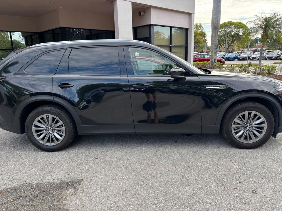 2025 Mazda CX-90 - Image 15 of 24