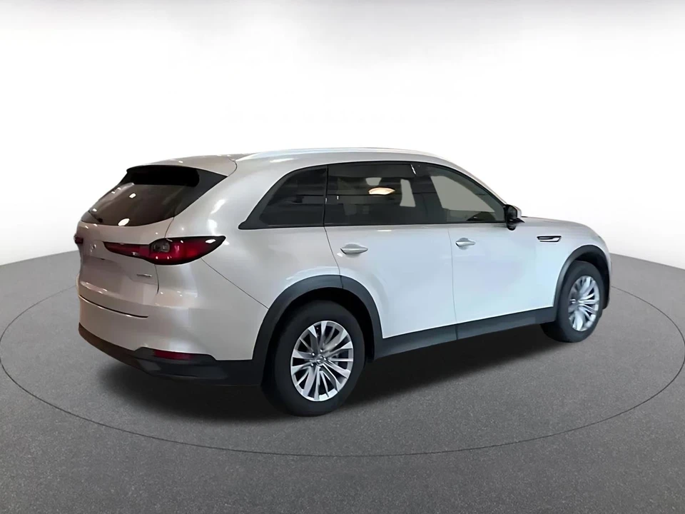 2025 Mazda CX-90 - Image 13 of 31