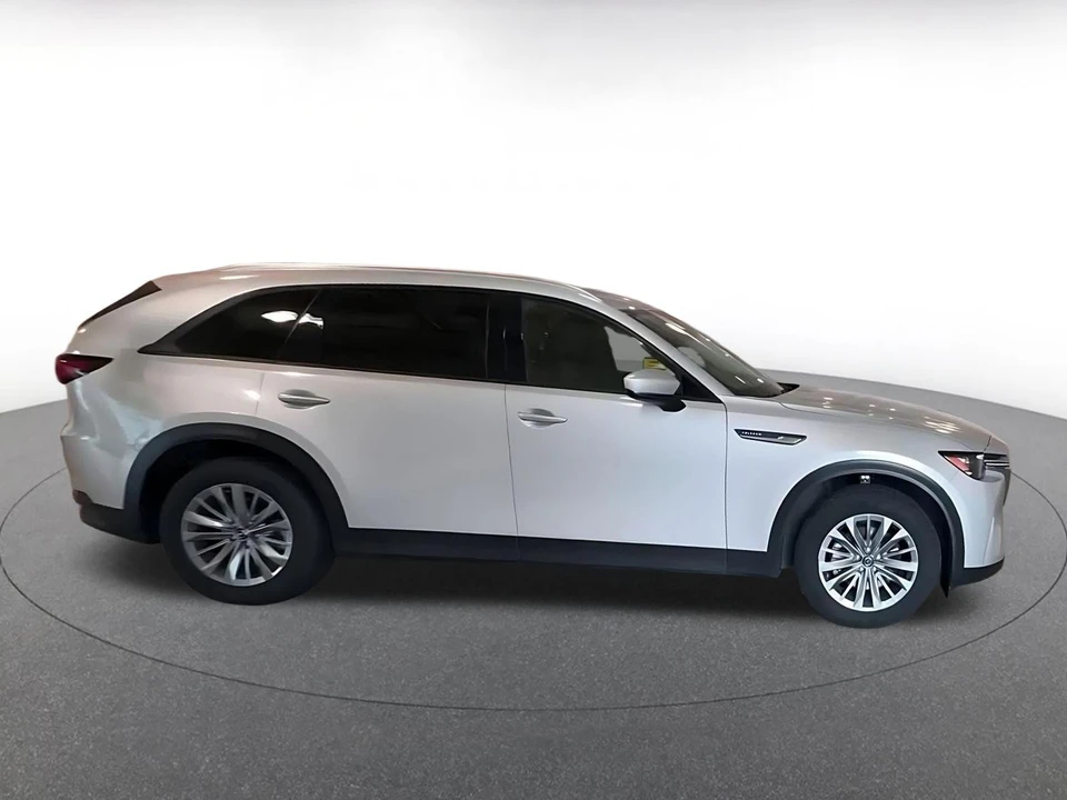2025 Mazda CX-90 - Image 16 of 31