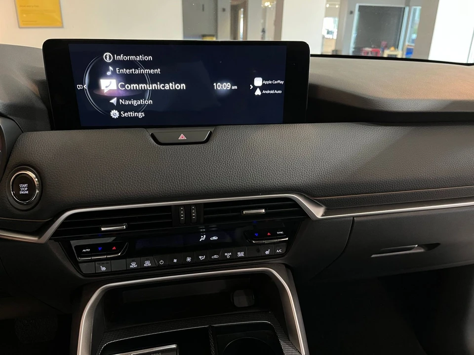 2025 Mazda CX-90 - Image 19 of 31