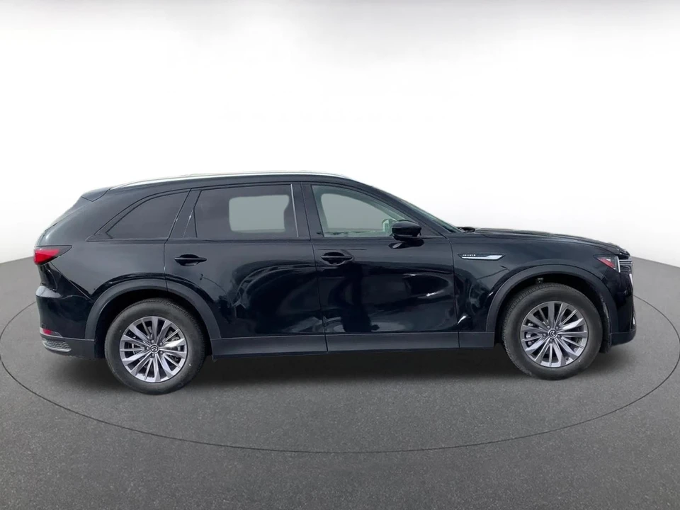 2025 Mazda CX-90 - Image 17 of 31