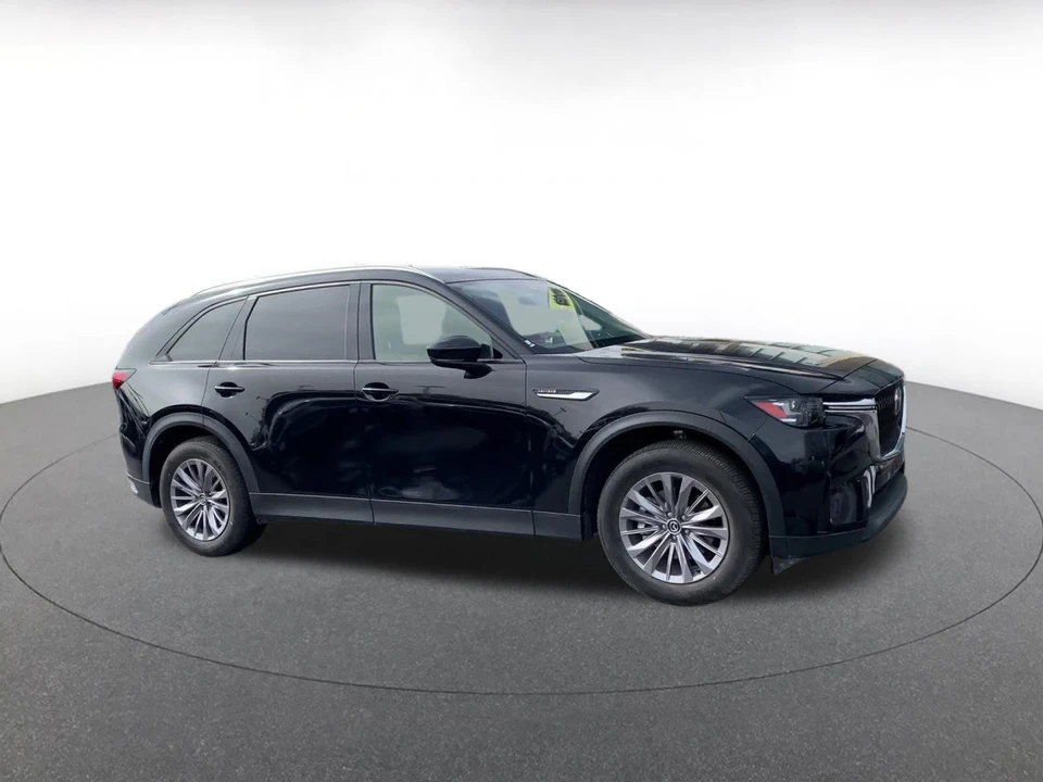 2025 Mazda CX-90 - Image 2 of 31