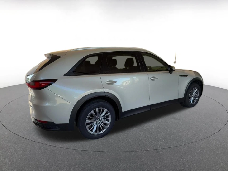 2025 Mazda CX-90 - Image 12 of 31