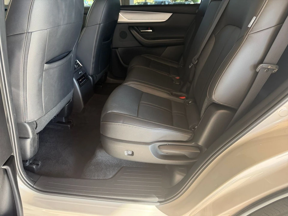 2025 Mazda CX-90 - Image 22 of 31