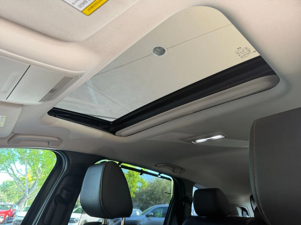 2025 Mazda CX-90 - Image 25 of 31