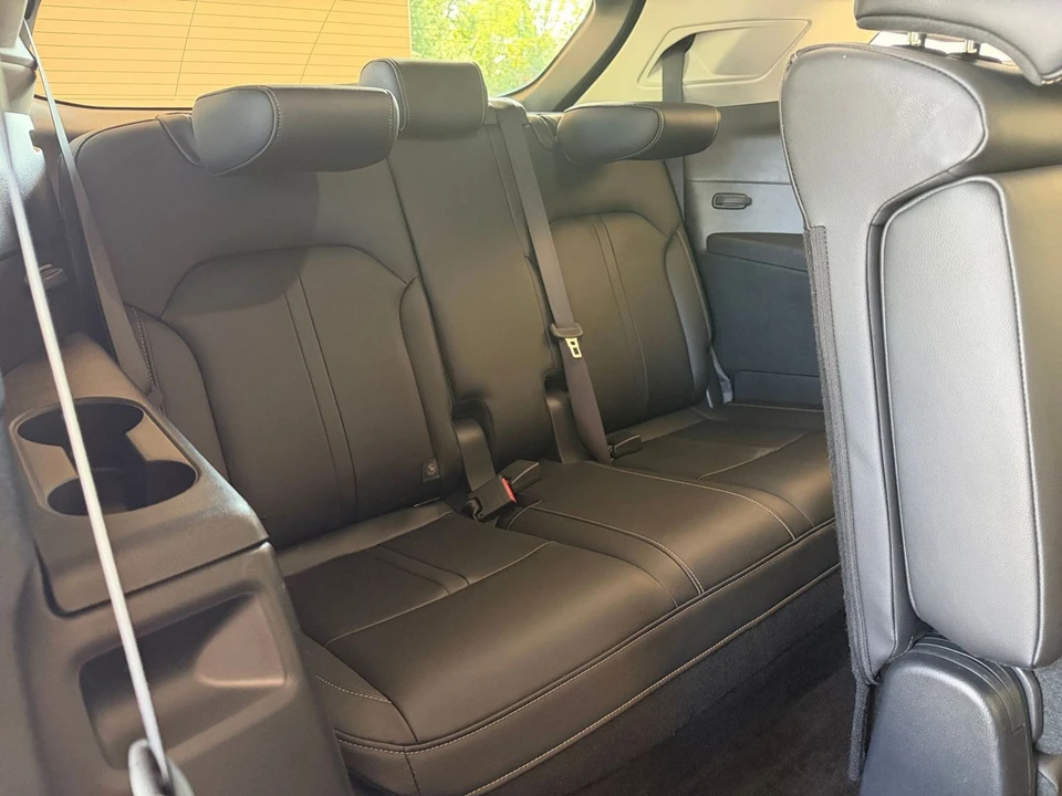 2025 Mazda CX-90 - Image 26 of 31