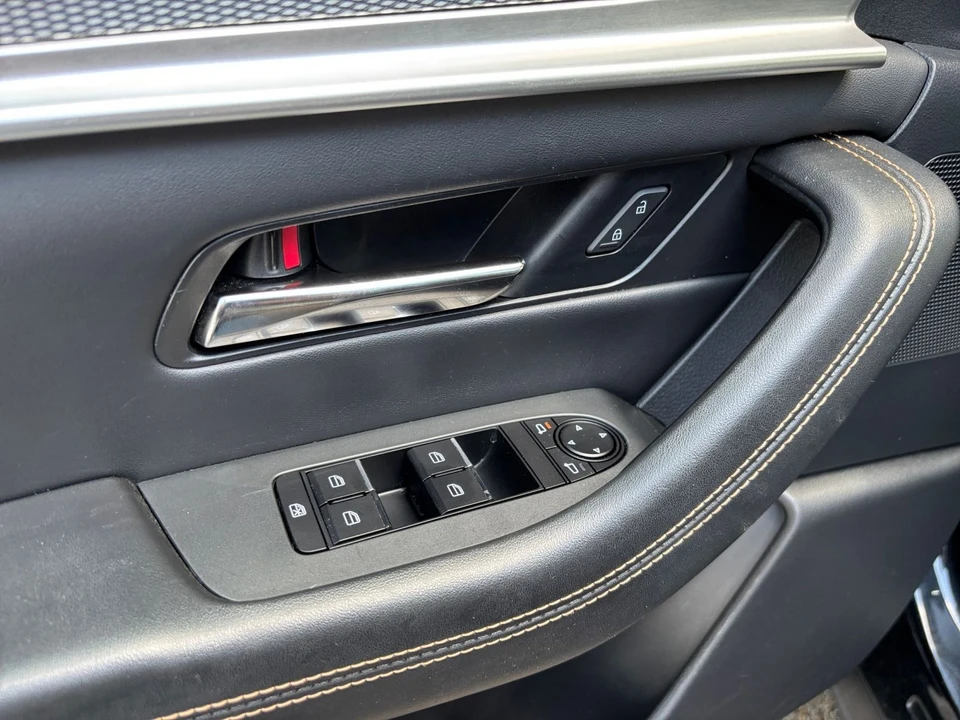 2025 Mazda CX-90 - Image 20 of 31
