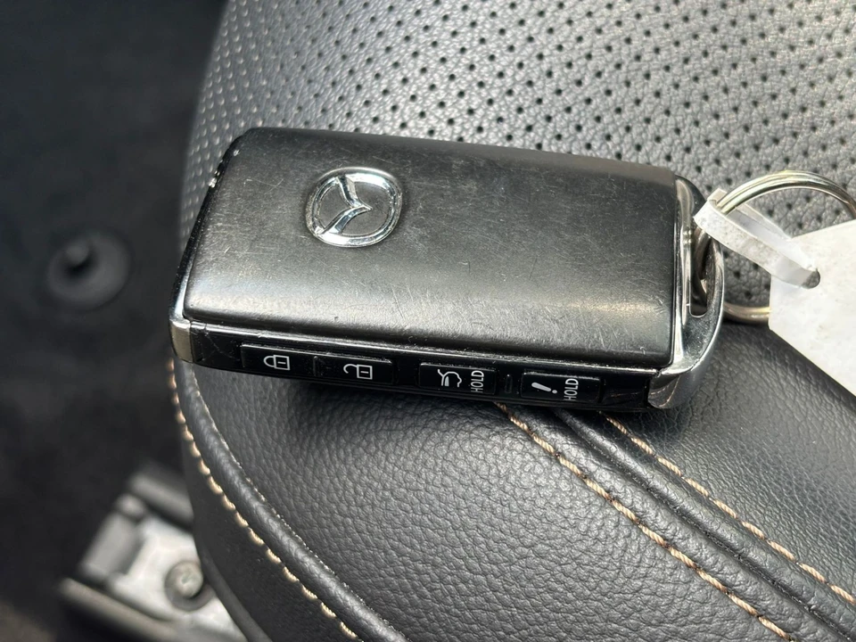 2025 Mazda CX-90 - Image 24 of 31