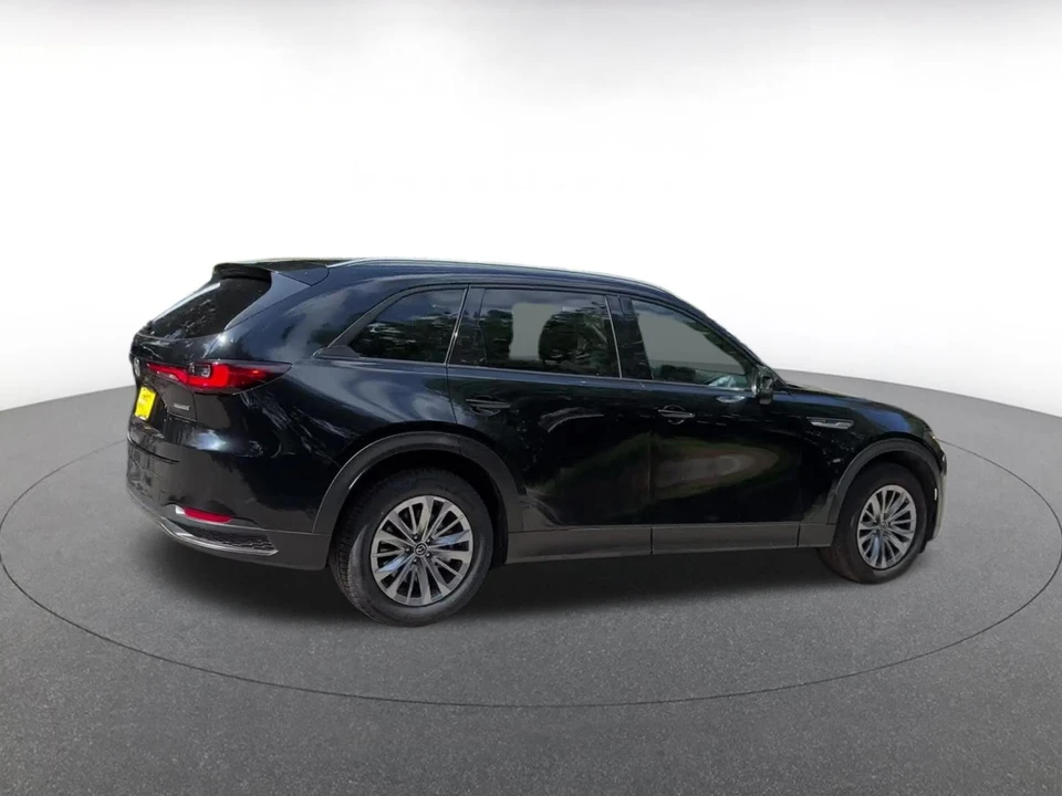 2025 Mazda CX-90 - Image 17 of 31
