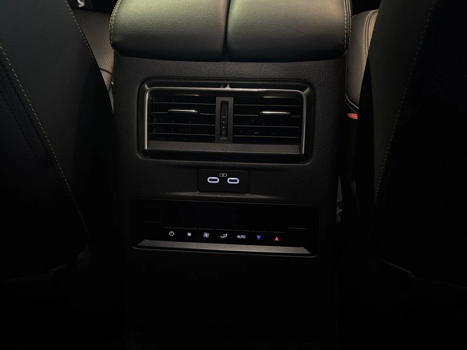 2025 Mazda CX-90 - Image 20 of 31