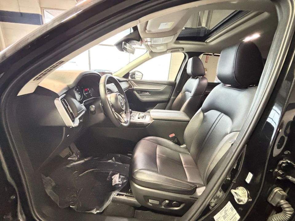 2025 Mazda CX-90 - Image 23 of 31