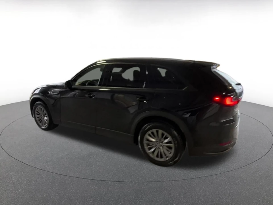 2025 Mazda CX-90 - Image 8 of 31