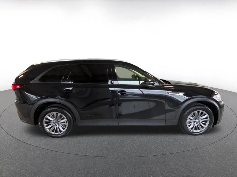 2025 Mazda CX-90 - Image 13 of 31