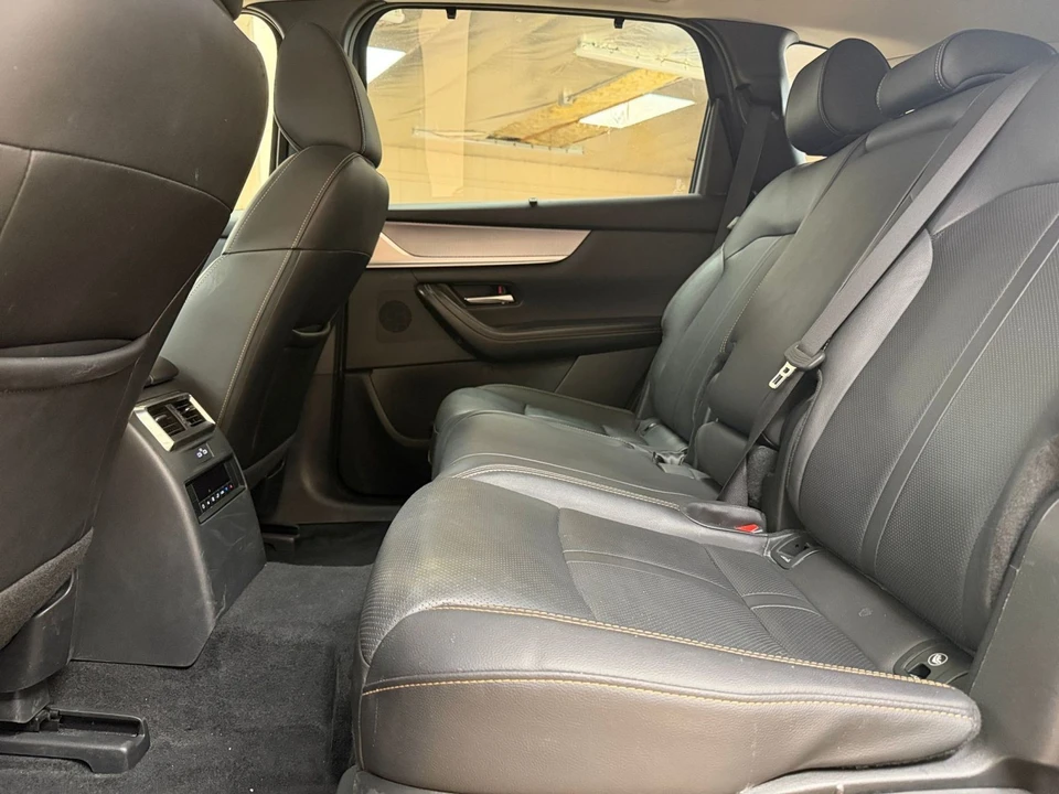 2025 Mazda CX-90 - Image 29 of 31