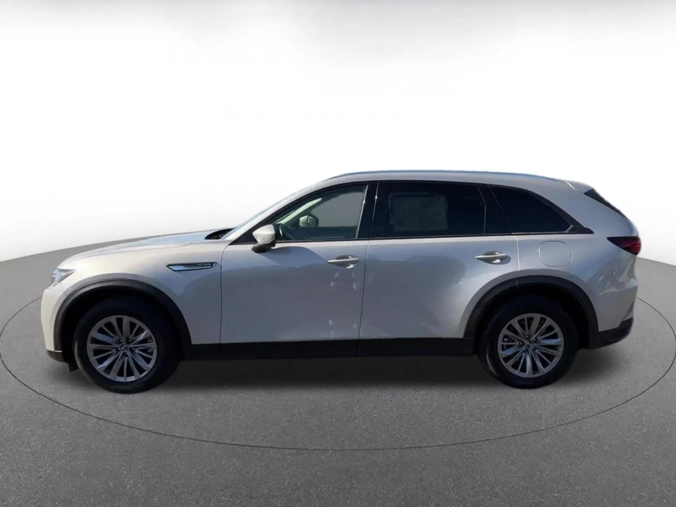 2025 Mazda CX-90 - Image 11 of 31