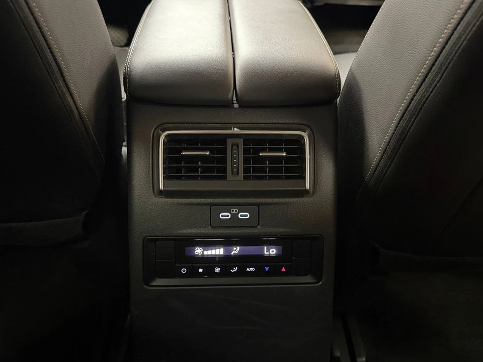 2025 Mazda CX-90 - Image 26 of 31