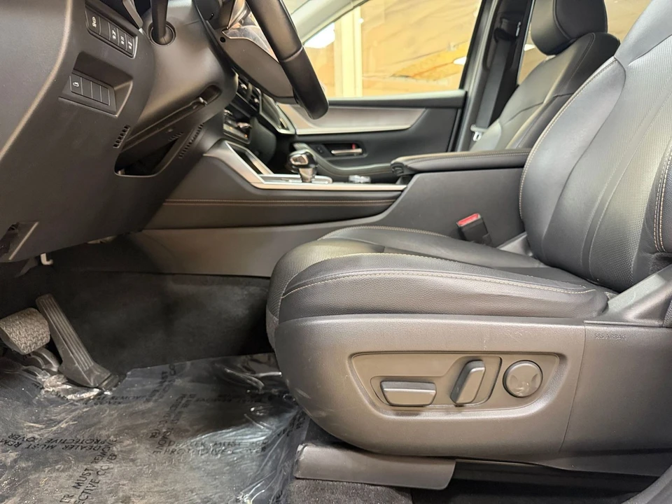 2025 Mazda CX-90 - Image 30 of 31