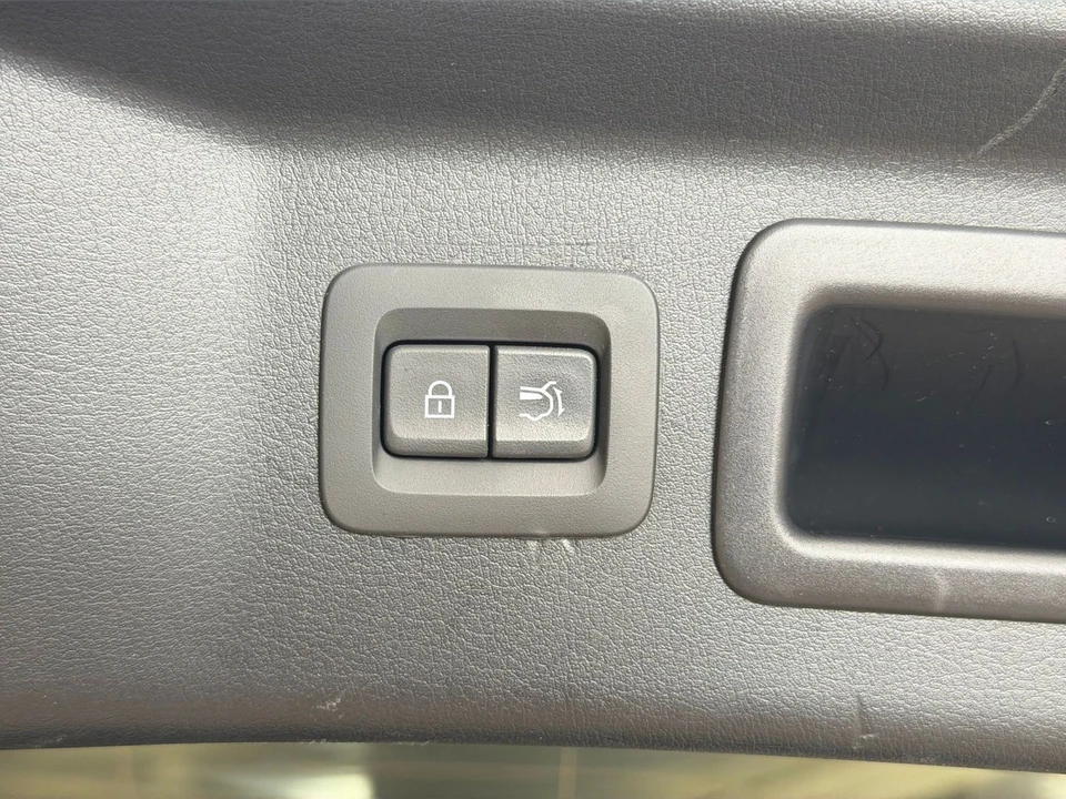 2025 Mazda CX-90 - Image 25 of 31