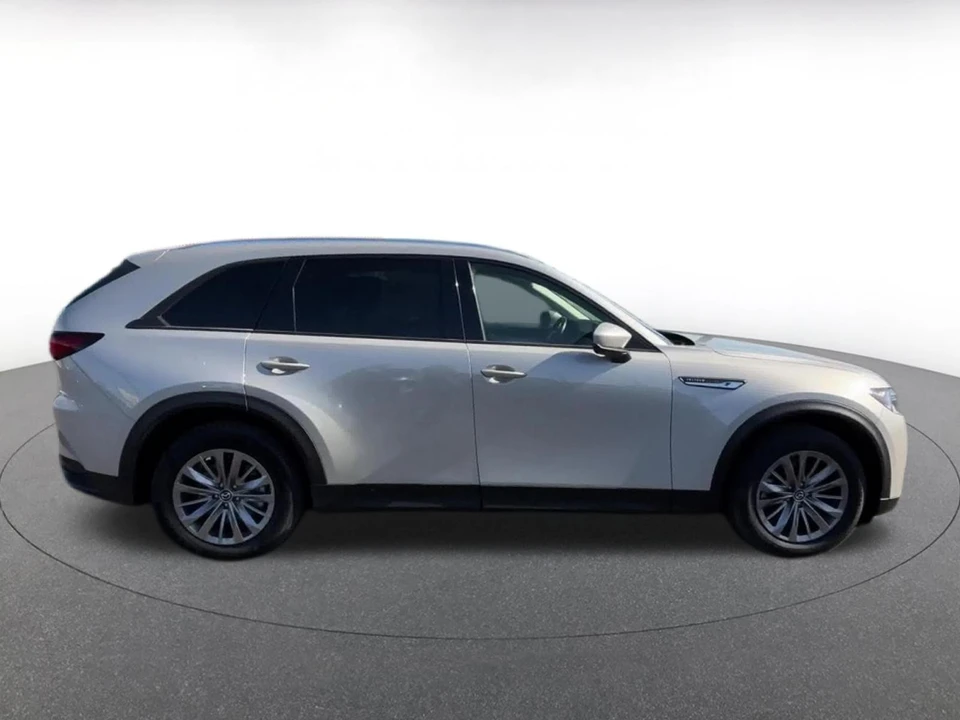 2025 Mazda CX-90 - Image 18 of 31