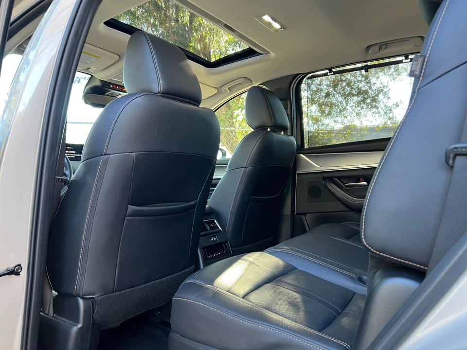 2025 Mazda CX-90 - Image 26 of 31