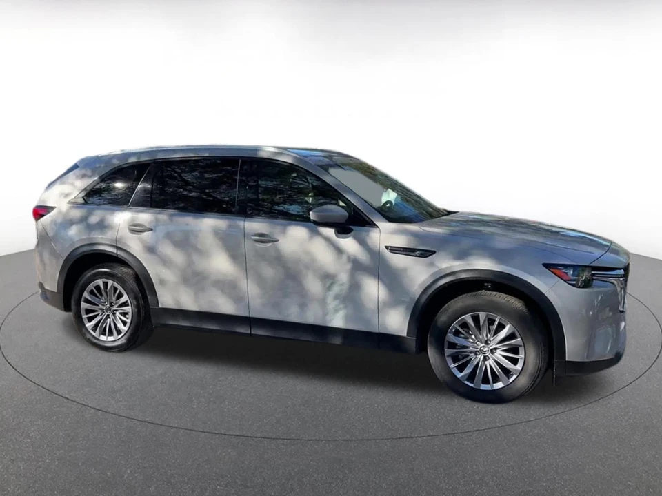 2025 Mazda CX-90 - Image 13 of 31