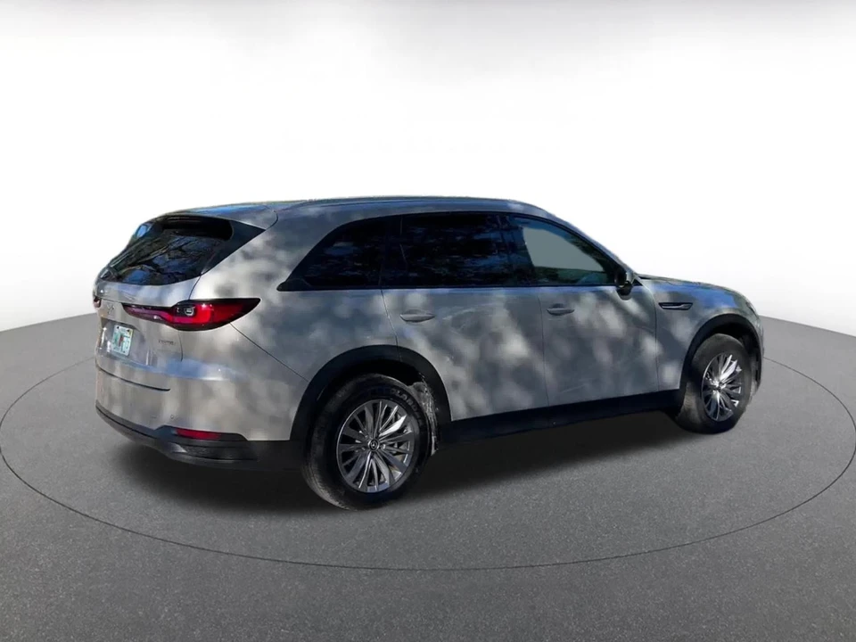 2025 Mazda CX-90 - Image 10 of 31