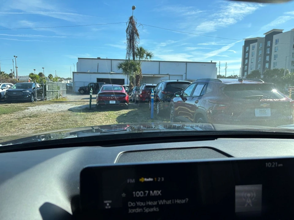 2025 Mazda CX-90 - Image 15 of 31