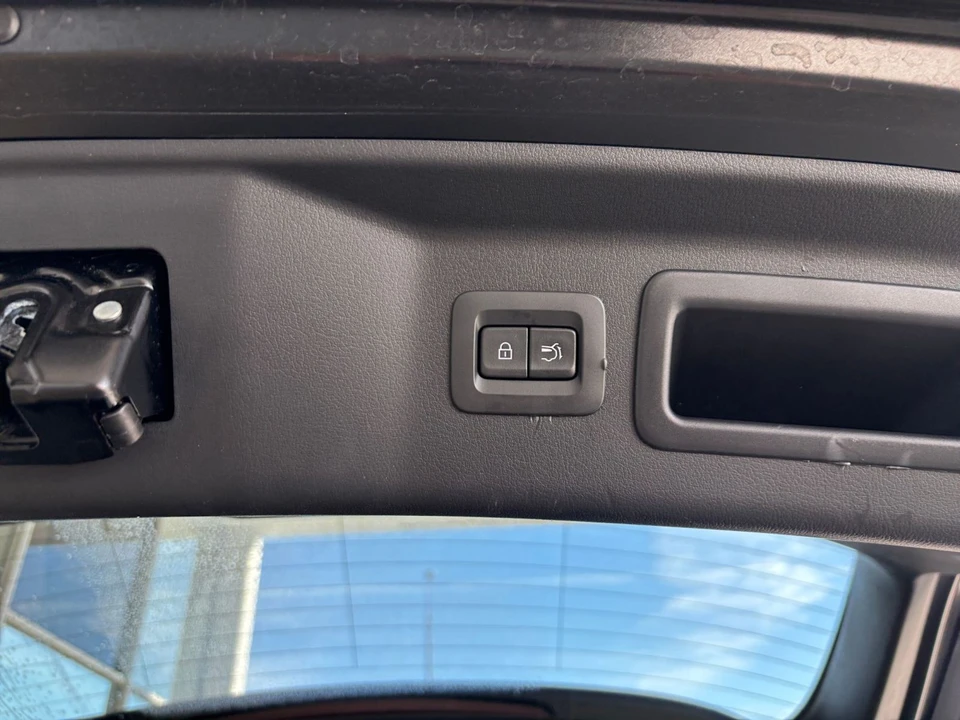 2025 Mazda CX-90 - Image 26 of 31